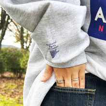 Load image into Gallery viewer, AKAN MASHU Crew Neck Sweat (阿寒摩周国立公園) | 162609002