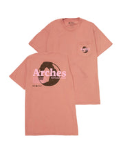 画像をギャラリービューアに読み込む, PARKS PROJECT Arches Puff Print Pocket Tee | AS001002