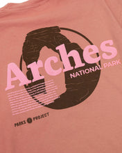 画像をギャラリービューアに読み込む, PARKS PROJECT Arches Puff Print Pocket Tee | AS001002