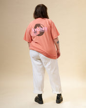 画像をギャラリービューアに読み込む, PARKS PROJECT Arches Puff Print Pocket Tee | AS001002