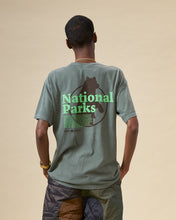 画像をギャラリービューアに読み込む, PARKS PROJECT Our National Parks Puff Print Pocket Tee| AP001010